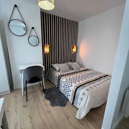 Appartamento Studio A Deux Pas De Paris Levallois-Perret Esterno foto